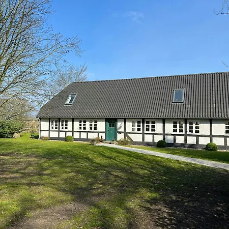 Casa de Férias Half-timbered House By Rudkøbing